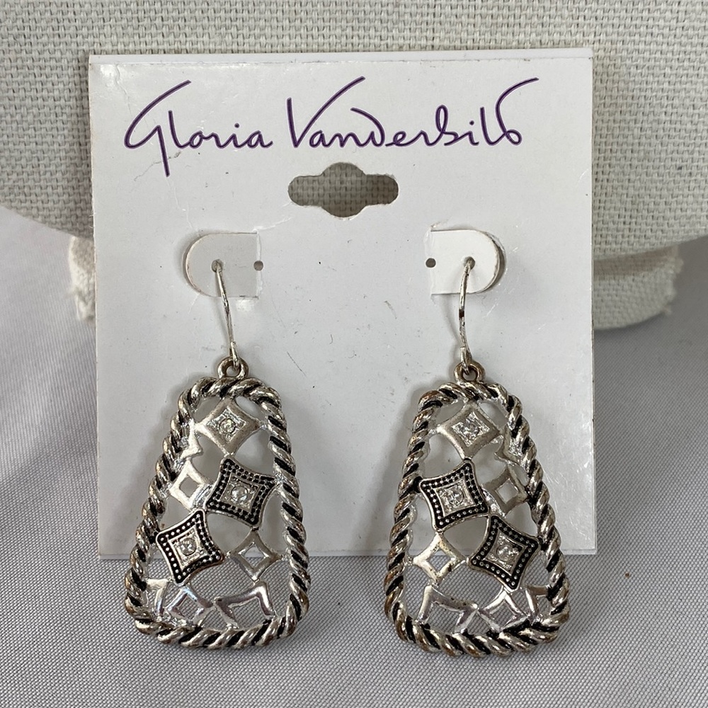Silvertone pressed unique twisted rope design earrings